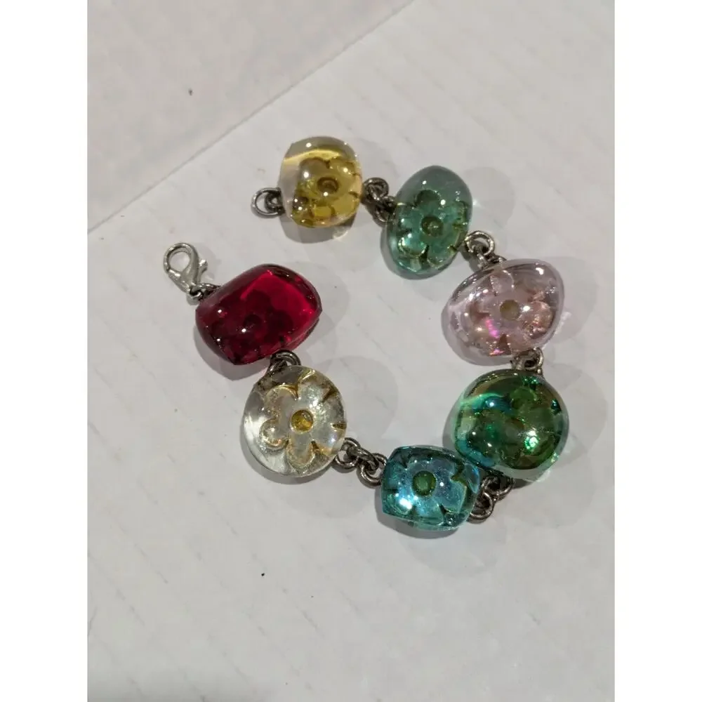 Beautiful Silver Floral Resin Bracelet‎